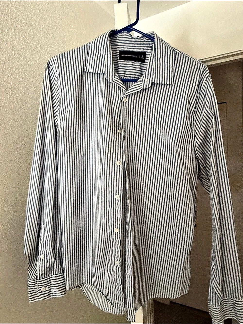 Abercrombie & Fitch Striped Button Down Shirt Blue & White Medium